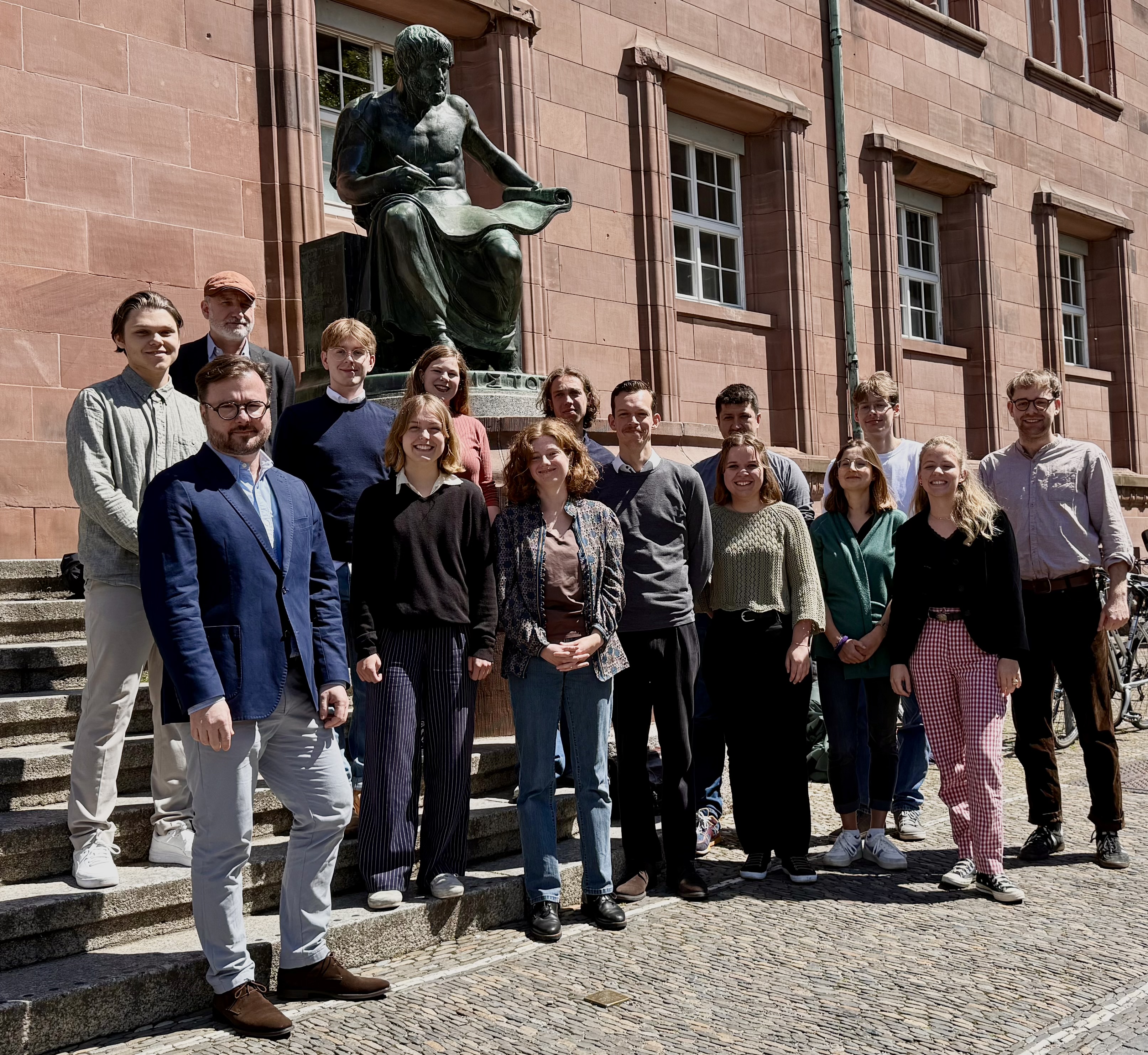 gruppenbild.jpg